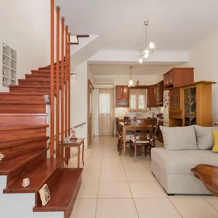 Reseda House * זקינטוס טאון