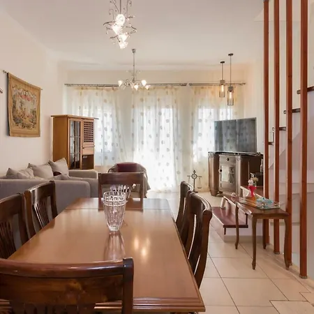 Dom wakacyjny Reseda House